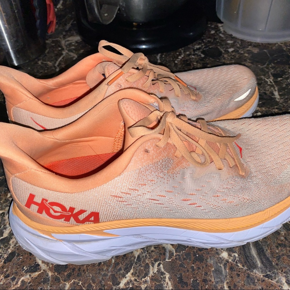Hoka One One Clifton 8